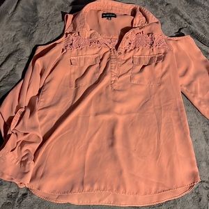 Blush Long sleeve polyester shirt with lace detail